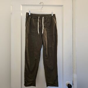 Vuori Olive Green Style  Cargo Pants with Everyday Comfort